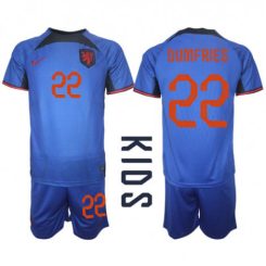 Kids Nederland Denzel Dumfries #22 Uit tenue WK 2022 Korte Mouw (+ Korte broeken)