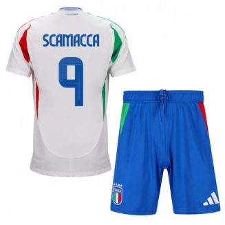 Kids Italië Gianluca Scamacca #9 Uitshirt EK 2024 Voetbalshirts Korte Mouw (+ Korte broeken)