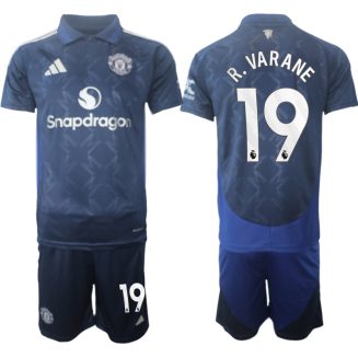 Manchester United Uitshirt 2024-2025 Raphael Varane #19 Korte Mouw (+ Korte broeken) voordelig online kopen